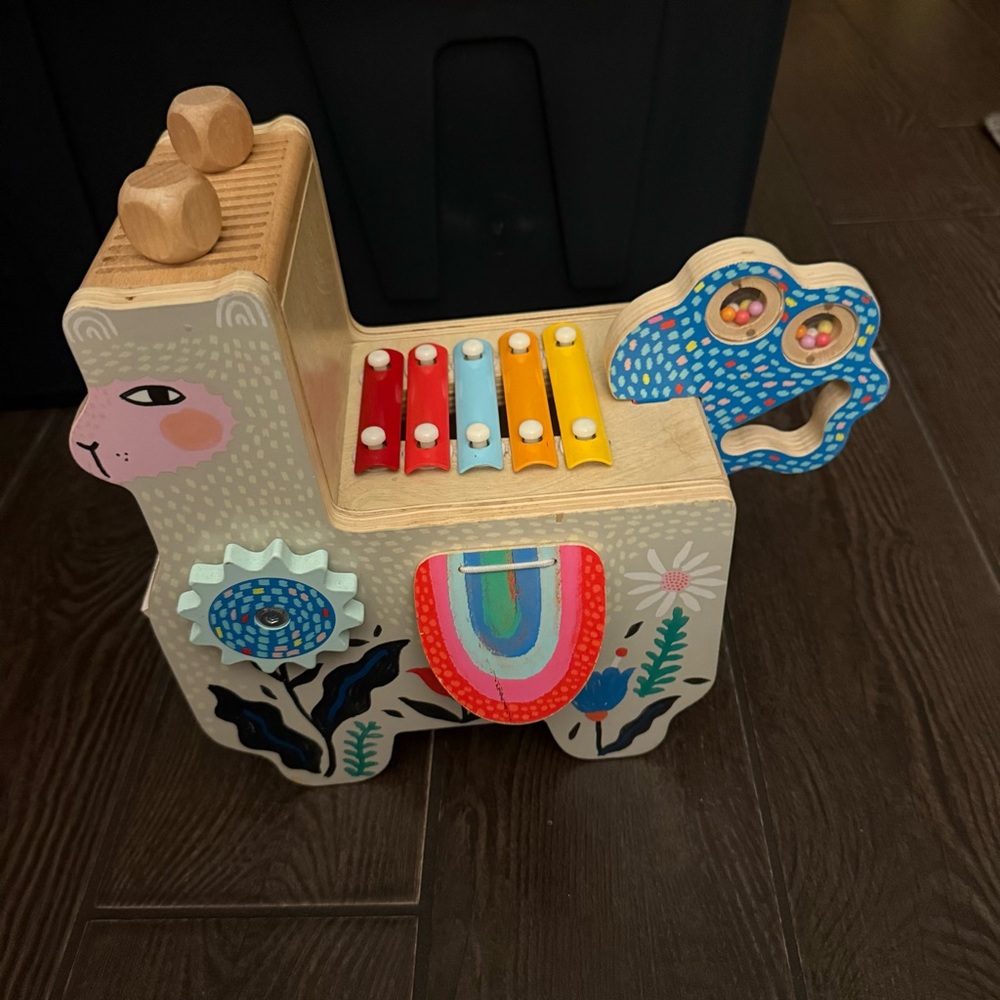 Manhattan Toy Musical llama